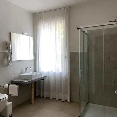 Damaro Guest house