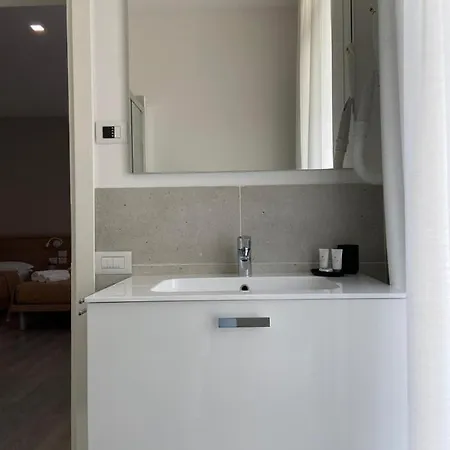 Damaro Guest house